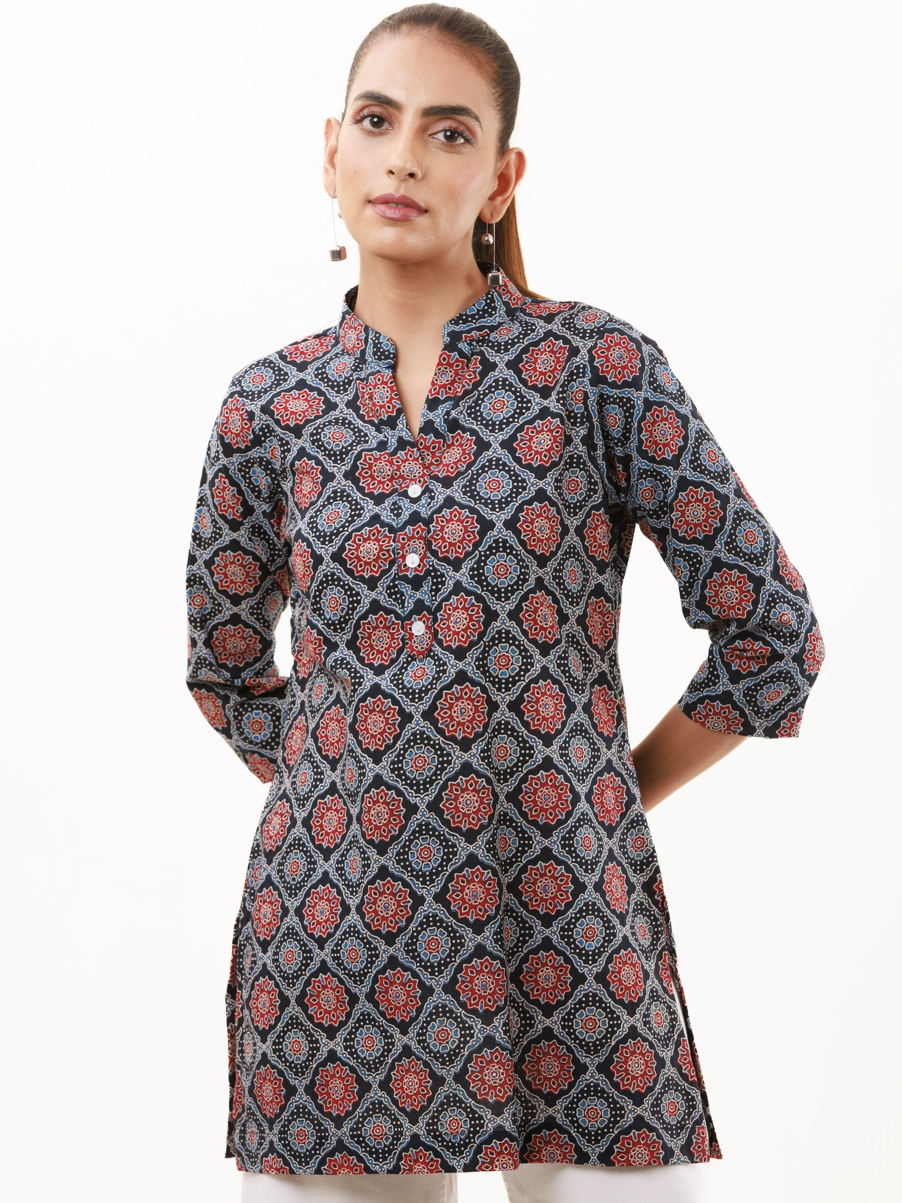 Bahaar Aina Top