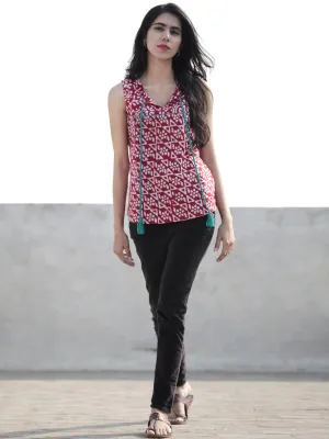 Red White Hand Block Printed Cotton Sleeveless Top With Tassel - T33F312